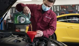 Cara melakukan pergantian Oli Mesin Mobil